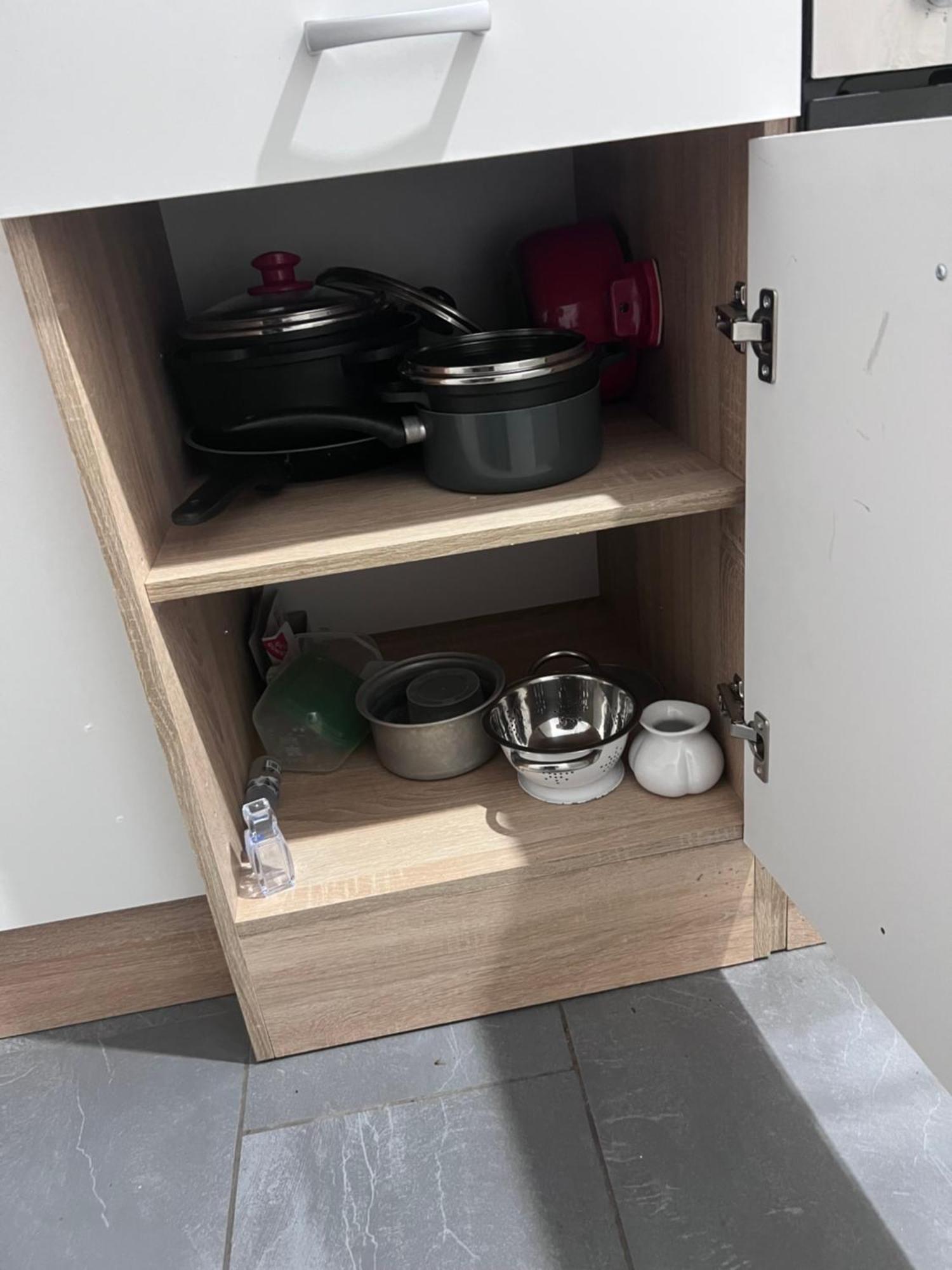 Entire Furnished Flat 2 Rooms Quiet Residential Area *