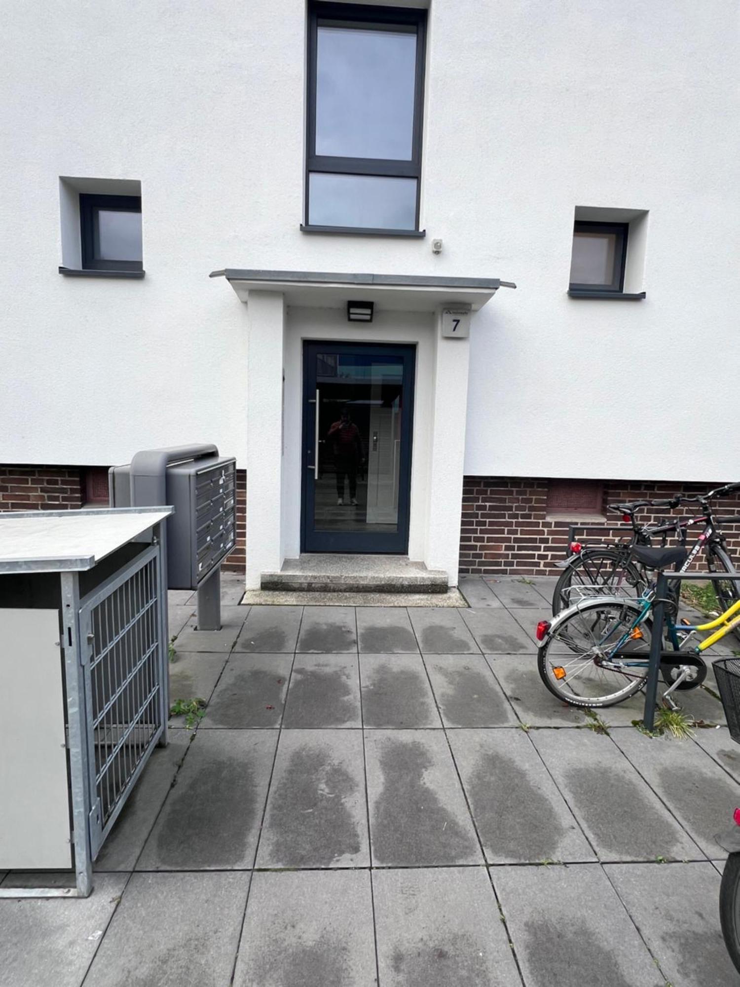 Entire Furnished Flat 2 Rooms Quiet Residential Area * Hannover